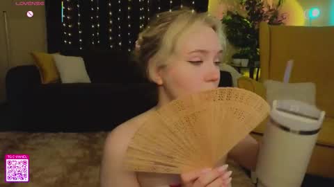 Snapshot of lorettacarnley chatting on 9, 9, 2025 Alice online show from 9, 9, 2025