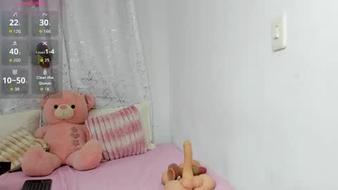 Snapshot of lori_evans1 chatting on 3, 5, 2026 Lori Evans online show from 3, 5, 2026