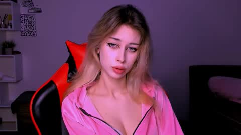 Lori online show from 23, 10, 2025