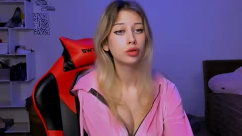 Lori online show from 21, 11, 2025