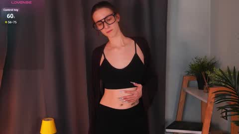 Snapshot of lornafletcher chatting on 3, 10, 2025 Ivy online show from 3, 10, 2025