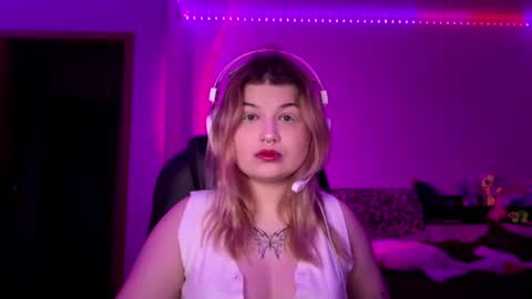 Snapshot of lorrainepurkiss chatting on 22, 6, 2026 Stasha online show from 22, 6, 2026