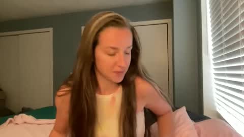 Snapshot of lothlori chatting on 20, 4, 2026 lothlori online show from 20, 4, 2026