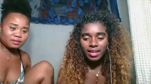 Snapshot of louane98 chatting on 2, 2, 2026 louane98 online show from 2, 2, 2026