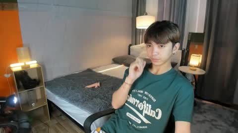 Snapshot of louieismy_name chatting on 26, 12, 2024 ignot ursh online show from 26, 12, 2024