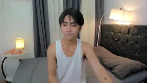 Snapshot of louieismy_name chatting on 3, 10, 2025 ignot ursh online show from 3, 10, 2025