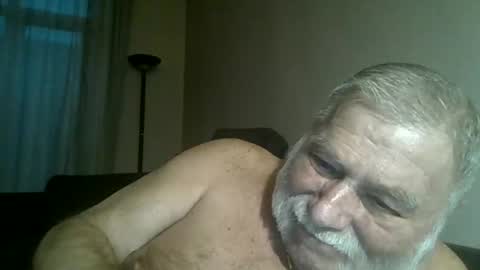 Snapshot of louis_chokdee chatting on 16, 12, 2024 louis_chokdee online show from 16, 12, 2024