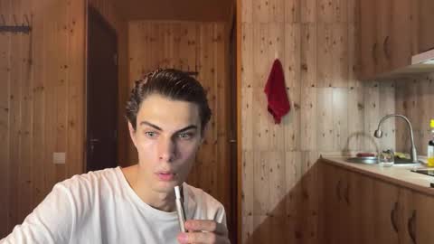 Mark online show from 17, 10, 2025