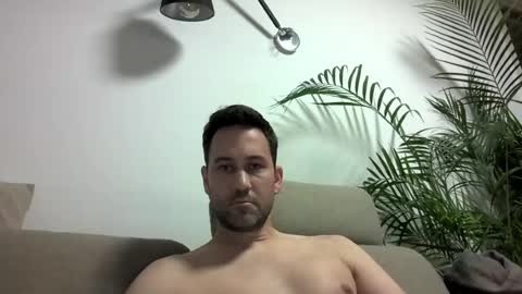 Snapshot of love_control chatting on 4, 7, 2026 love_control online show from 4, 7, 2026