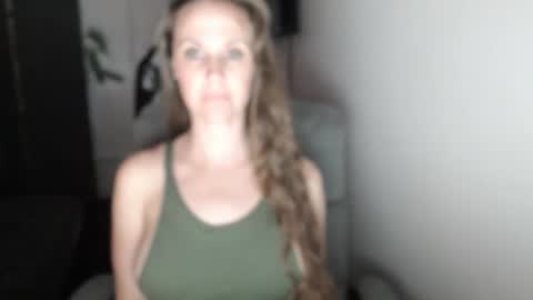 LoVe On  online show from 12, 11, 2025