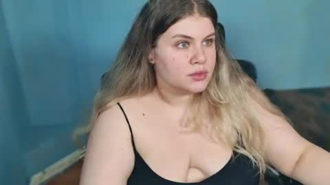 Snapshot of love_wiggy18 chatting on 15, 6, 2026 Ally online show from 15, 6, 2026