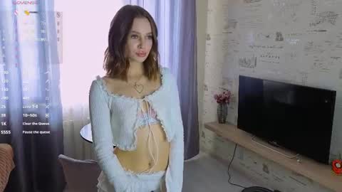 Snapshot of love_you_bella chatting on 16, 6, 2026 Bella online show from 16, 6, 2026