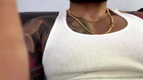 Snapshot of loveathickbitch chatting on 29, 10, 2025 loveathickbitch online show from 29, 10, 2025