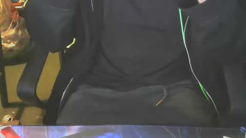 Snapshot of lovebird71 chatting on 16, 11, 2025 lovebird71 online show from 16, 11, 2025