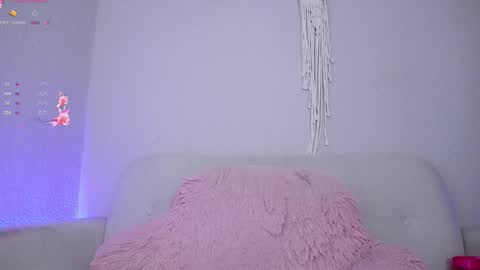 Snapshot of loveegirll chatting on 12, 10, 2025 katalina online show from 12, 10, 2025