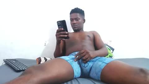 Snapshot of loveforever_69 chatting on 15, 12, 2025 -kiliiamp online show from 15, 12, 2025