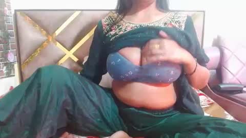 Snapshot of lovefunnitya chatting on 23, 2, 2025 Divya online show from 23, 2, 2025