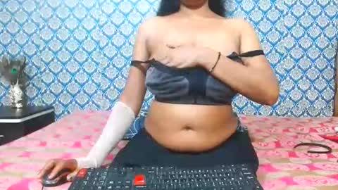 Snapshot of lovefunnitya chatting on 10, 9, 2025 Divya online show from 10, 9, 2025