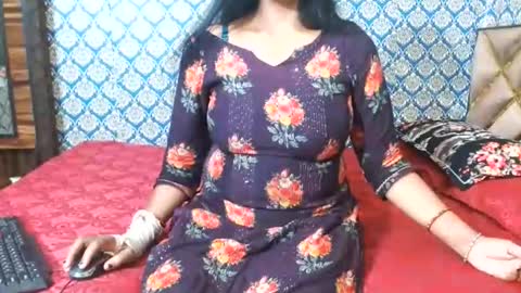 Snapshot of lovefunnitya chatting on 5, 11, 2025 Divya online show from 5, 11, 2025
