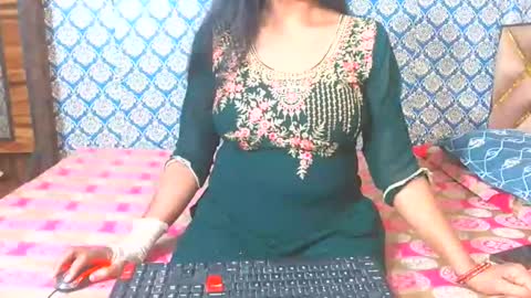 Snapshot of lovefunnitya chatting on 19, 11, 2025 Divya online show from 19, 11, 2025