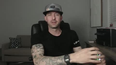 lovehatlovers online show from 20, 4, 2026