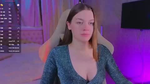 Snapshot of lovellalipss chatting on 7, 1, 2025 Laura online show from 7, 1, 2025