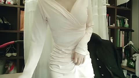 DANA KIM online show from 8, 2, 2025