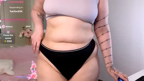 Snapshot of lovely_leilla chatting on 28, 12, 2024 lovely_leilla online show from 28, 12, 2024