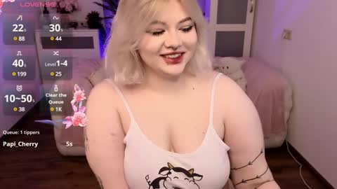 Snapshot of lovely_leilla chatting on 19, 1, 2025 lovely_leilla online show from 19, 1, 2025
