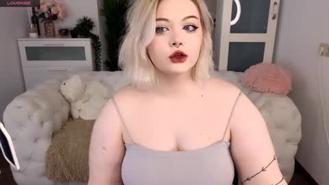 Snapshot of lovely_leilla chatting on 29, 1, 2025 lovely_leilla online show from 29, 1, 2025