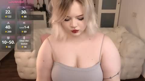 Snapshot of lovely_leilla chatting on 20, 2, 2025 lovely_leilla online show from 20, 2, 2025