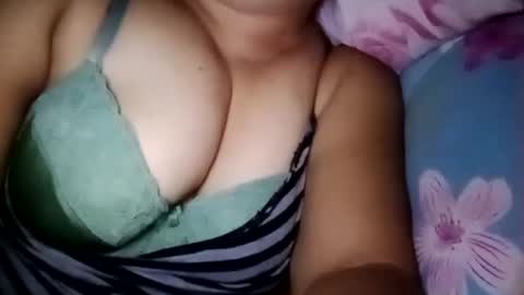 lovely_orchid online show from 5, 1, 2025