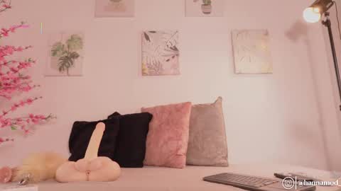Snapshot of lovely_queens chatting on 28, 3, 2026 online show from 28, 3, 2026