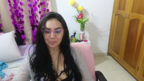 Snapshot of lovely_trix_ chatting on 16, 12, 2024 Trix online show from 16, 12, 2024
