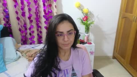 Snapshot of lovely_trix_ chatting on 17, 12, 2024 Trix online show from 17, 12, 2024