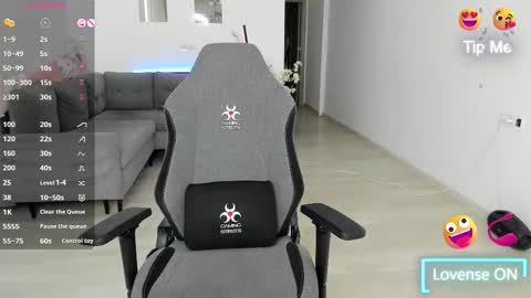 lovelybianca_ online show from 5, 11, 2025