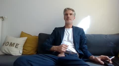 Snapshot of lovelybigcockgentleman chatting on 15, 9, 2025 Max online show from 15, 9, 2025