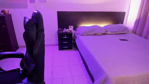 lovely   online show from 9, 4, 2026