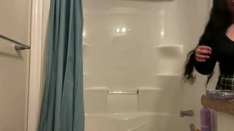 lovelykatiebabe online show from 2, 2, 2026