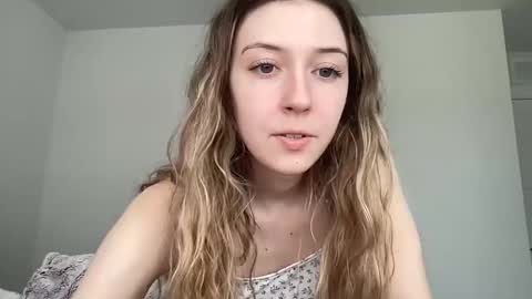Snapshot of lovelylanaxo chatting on 28, 5, 2026 lana online show from 28, 5, 2026