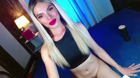 lovelymiss_shyna11 online show from 4, 3, 2025