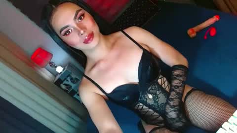 lovelymiss_shyna11 online show from 28, 10, 2025