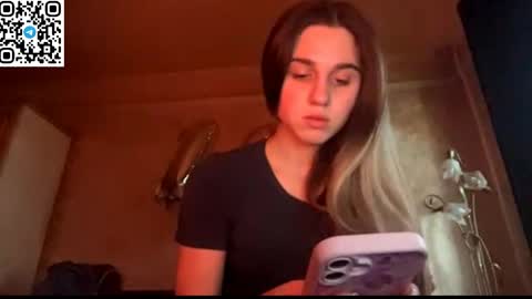 Snapshot of lovelysilk_63 chatting on 26, 4, 2026 ELA online show from 26, 4, 2026