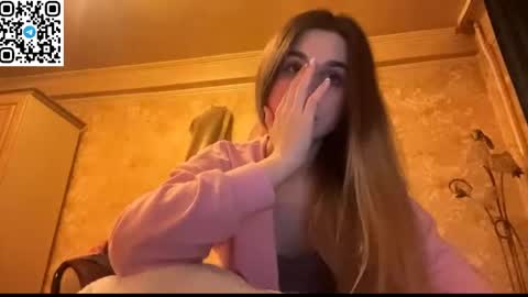 Snapshot of lovelysilk_63 chatting on 29, 4, 2026 ELA online show from 29, 4, 2026