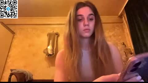Snapshot of lovelysilk_63 chatting on 7, 5, 2026 ELA online show from 7, 5, 2026