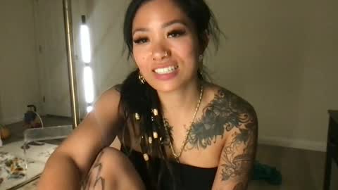 lovelyxmacii online show from 2, 7, 2026