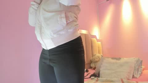 L O V E  online show from 4, 10, 2025