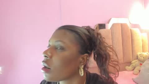 L O V E  online show from 7, 10, 2025