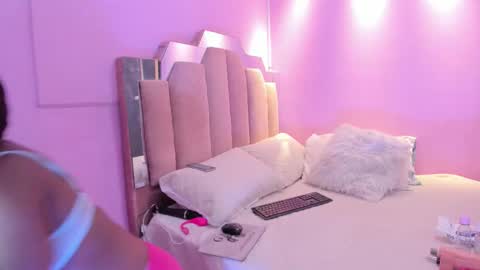 L O V E  online show from 17, 12, 2025