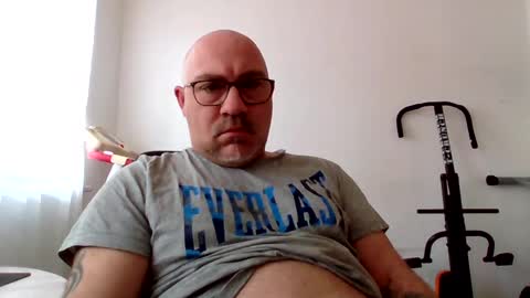 lover010983 online show from 11, 3, 2025